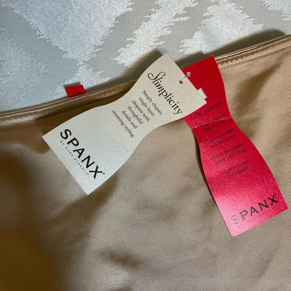 NWT Spanx Power Conceal Mid Thigh Short Beige New M - Picture 4 of 4